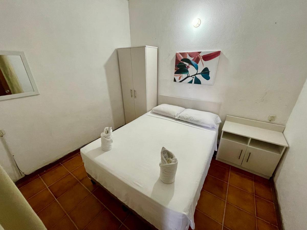 Hostal Inn 1 Flores Dış mekan fotoğraf