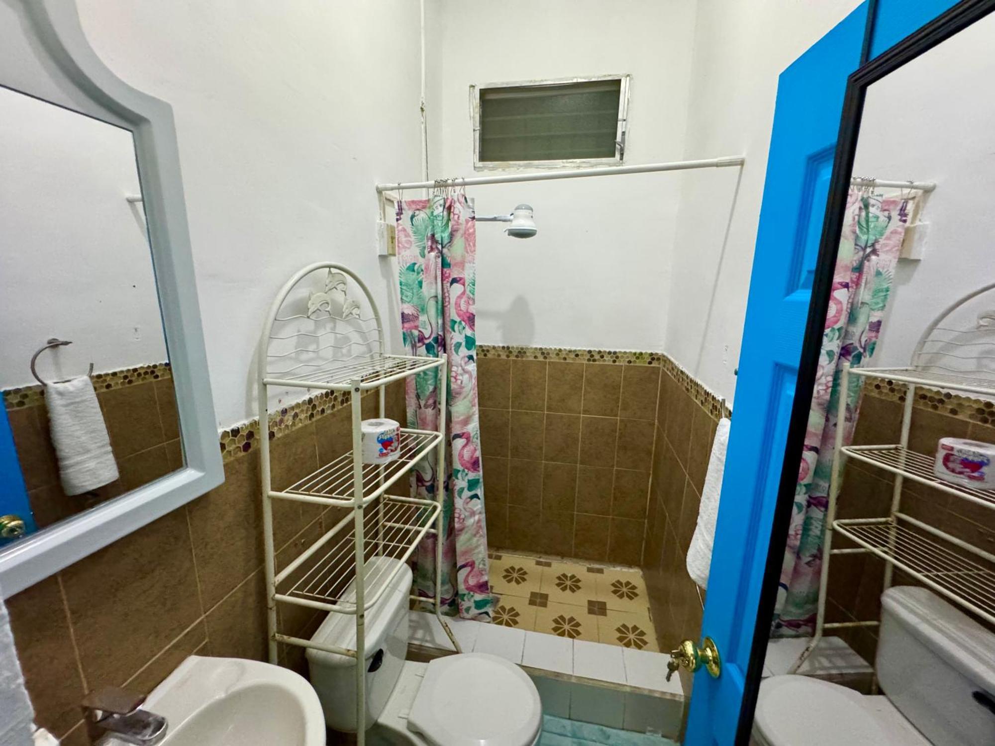 Hostal Inn 1 Flores Dış mekan fotoğraf